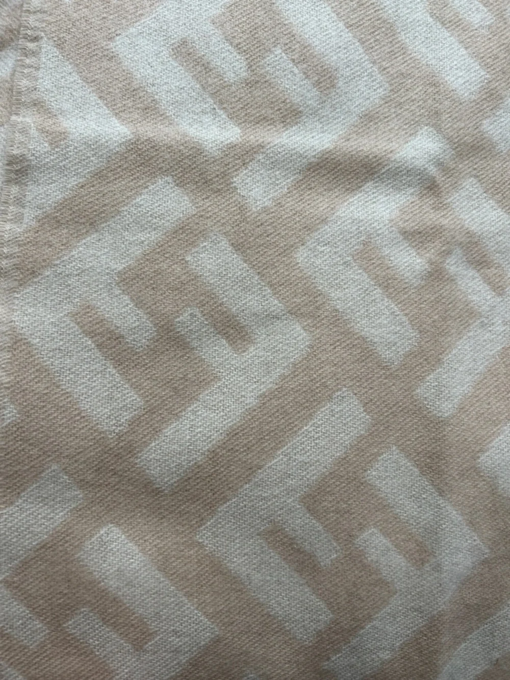 7031. Fendi 100% Cashmere Beige & Ivory Logo Fringe Scarf/Wrap - Picture 8 of 11